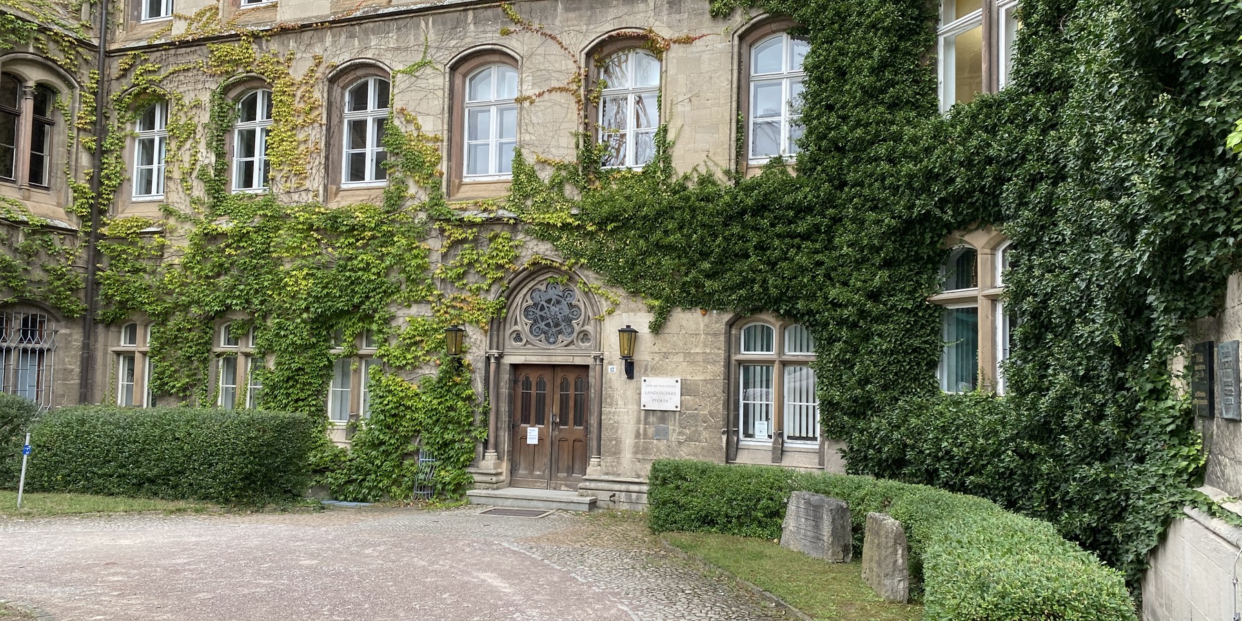 Schule & Alumni-Verein